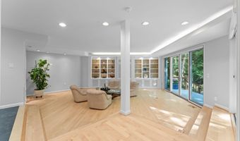 6829 LITTLE RIVER Tpke, Annandale, VA 22003