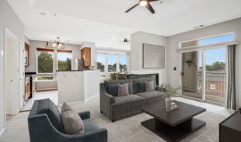 801 S GREENBRIER St 412, Arlington, VA 22204