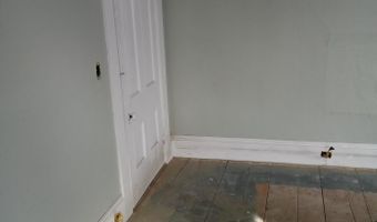 29 Whitney St, Auburn, ME 04210