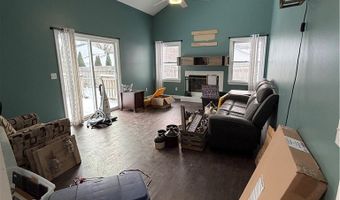 749 Regina Dr, Vermilion, OH 44089