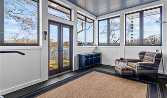 17 Jamaica Way, North Kingstown, RI 02852
