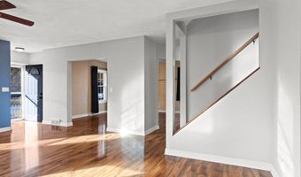 430 E GLENDALE Ave, Appleton, WI 54911