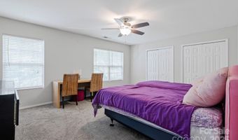 3902 Larkhaven Village Dr, Charlotte, NC 28215
