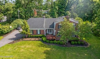 11806 E Arbor Dr, Anchorage, KY 40223