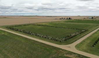 906 7th St NW, Bowman, ND 58623