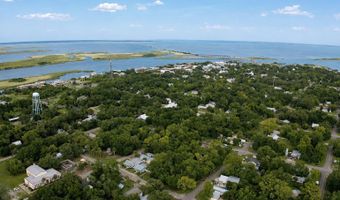 195 8Th St, Apalachicola, FL 32320