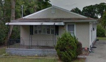 6 Poplar Rd, Amityville, NY 11701