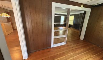 2 Sherwood St, Branford, CT 06405