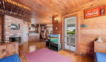 10 11TH St, Beach Haven, NJ 08008