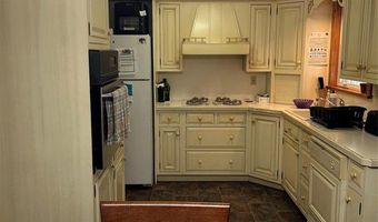 84 N Vivyen St, Bergenfield, NJ 07621