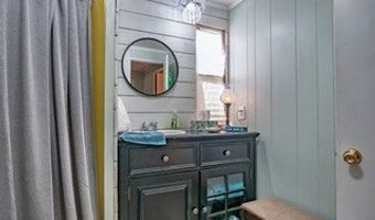 352 Coles Point Rd, Batesville, MS 38606