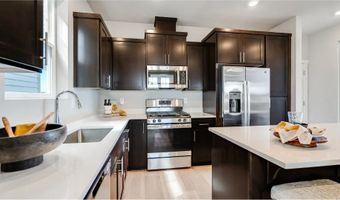 8341 SE Crescent Dr, Hillsboro, OR 97123