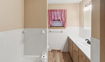 203 E College St, Ash Grove, MO 65604