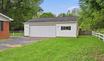 11717 E Edgewater Rd, Albany, IN 47320