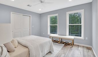 305 Mountainside Dr, Alloway, NJ 07422