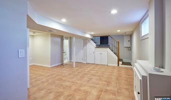 6 Levitt Ave, Bergenfield, NJ 07621