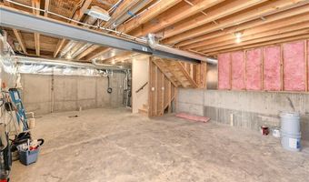 1640 Grayhawk Dr, Basehor, KS 66007