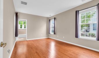 5 Minot Light Ct, Barnegat, NJ 08005