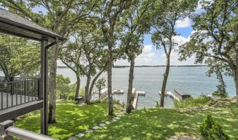 2707 1st St, Arnolds Park, IA 51331