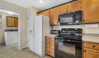 305 Arbor Glen Dr, Ballwin, MO 63021