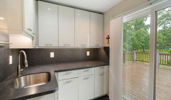 245 Borden Rd, Middletown, NJ 07748