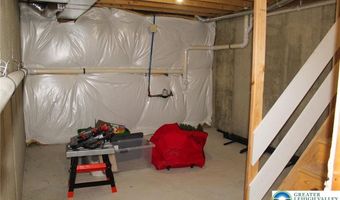 935 Graystone Cir, Allen, PA 18067