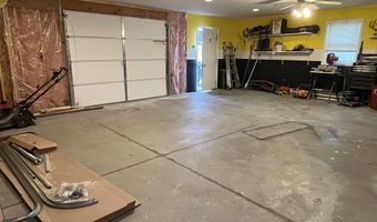 321 3rd Ave E, Albia, IA 52531