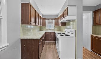 378 Hillwood Dr, Akron, OH 44320