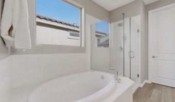 6109 Nauman Dr SE, Albuquerque, NM 87106