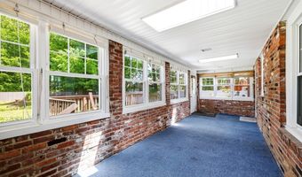 115 Poplar St, Agawam, MA 01030