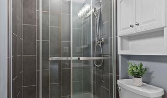1330 N BRIARCLIFF Dr, Appleton, WI 54915