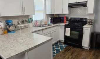 1306 S 2nd St, Aberdeen, SD 57401