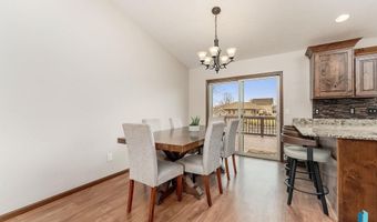205 S Sunshine Ave, Brandon, SD 57005
