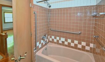 4 Applecrest Rd, Andover, MA 01810