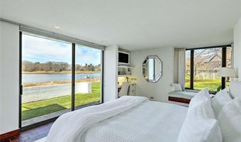 119 ADAMS POINT Rd, Barrington, RI 02806
