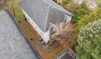 16 Arleigh Dr, Albertson, NY 11507