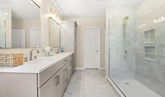 2 Boulder Rd, Bourne, MA 02532