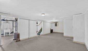 10 Seeley St, Danbury, CT 06810