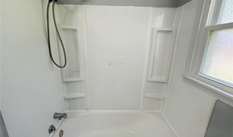 143 S 7th St, Austin, IN 47102