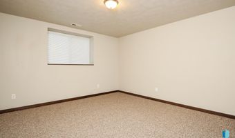 2722 E Sunburst Dr, Brandon, SD 57005