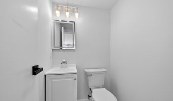 4390 LORCOM Ln 410, Arlington, VA 22207