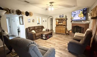 1010 Avenue J, Abernathy, TX 79311