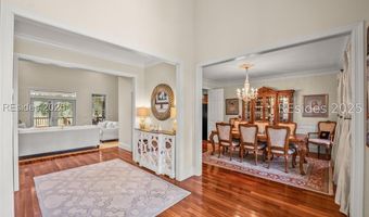 30 Dolphin Point Dr, Beaufort, SC 29907