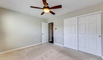 925 Meramec Grove Dr, Ballwin, MO 63021