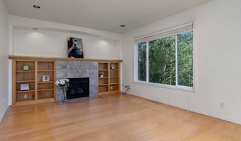 16985 NW SHADOW HILLS Ln, Beaverton, OR 97006