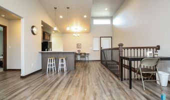 2722 E Sunburst Dr, Brandon, SD 57005