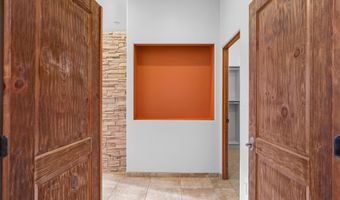 325 Braught Ln, Bosque Farms, NM 87068