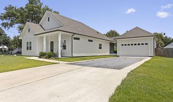 205 Caron Ln, Bay St. Louis, MS 39520