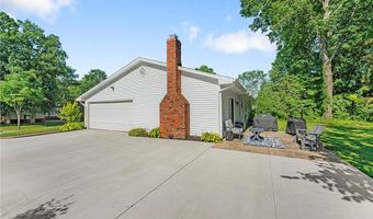 300 Chatham Dr, Aurora, OH 44202