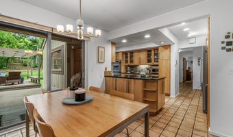 3735 Tremont Ln, Ann Arbor, MI 48105